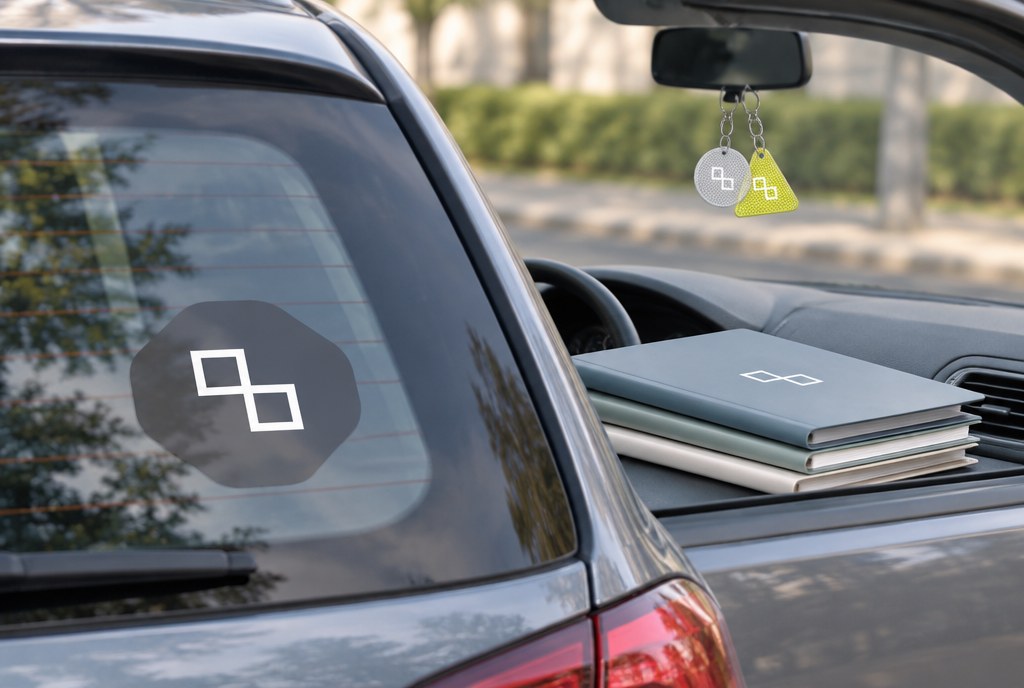 Autoskolas materiāli: mācību mapes, uzlīmes auto, atstarotāji